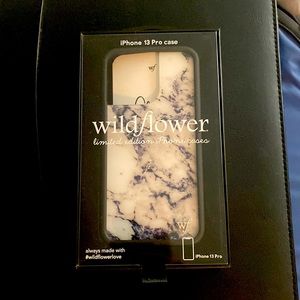 Wildflower iPhone 13 Pro Case (3)
